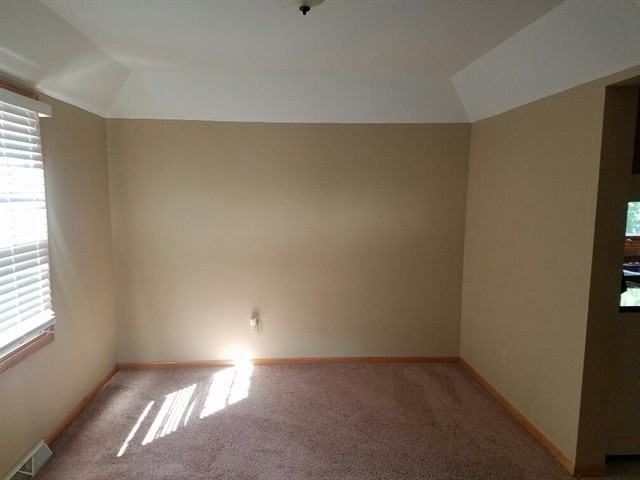 181 Bay Ridge Ln - Photo 3 of 10