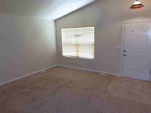 805 Valley View Dr - Photo 2 of 12