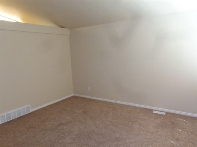 805 Valley View Dr - Photo 3 of 12