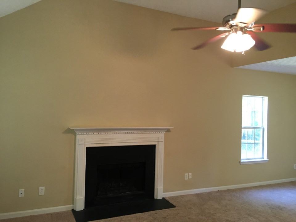 1221 Brown's Country Ln - Photo 2 of 7