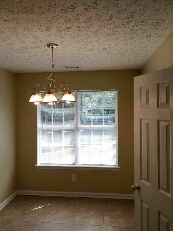 1221 Brown's Country Ln - Photo 3 of 7