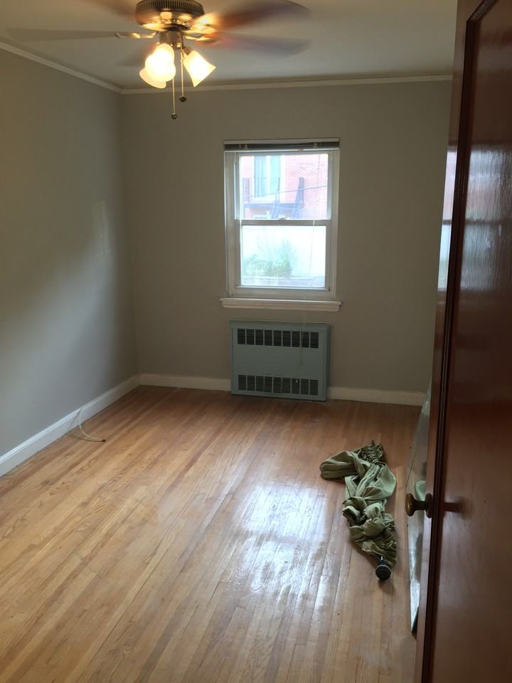 1621 Tenbroeck Avenue - Photo 3 of 9