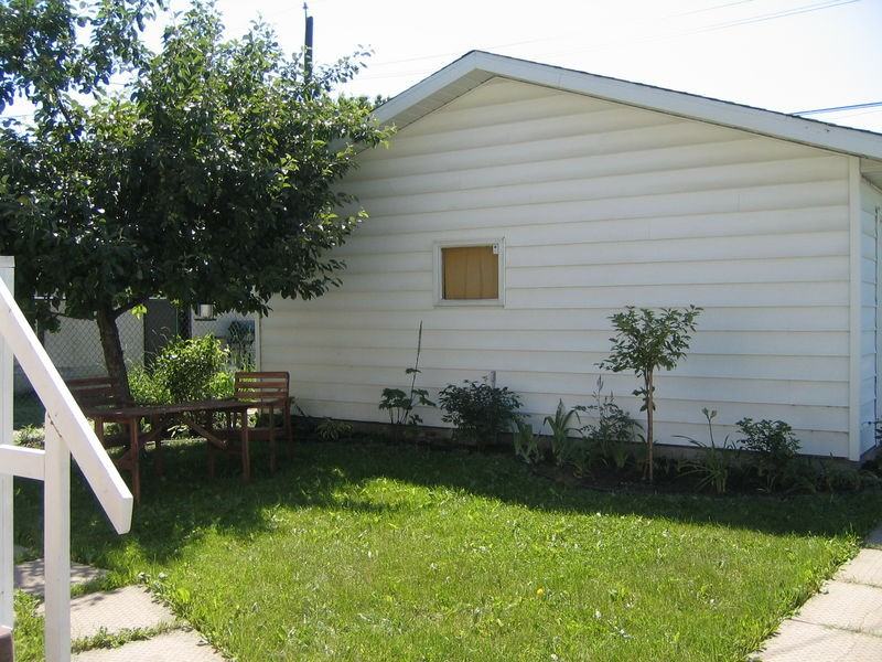 9611 81 Avenue Northwest - Photo 2 of 25