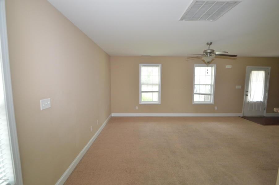107 Dallas Drive - Photo 2 of 31