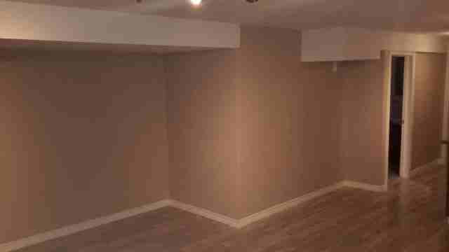 585 Tedwyn Drive - Photo 2 of 9