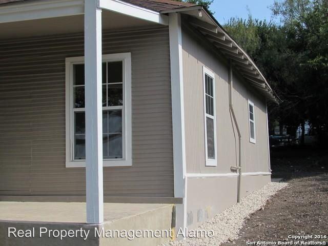 228 Yucca St - Photo 3 of 16