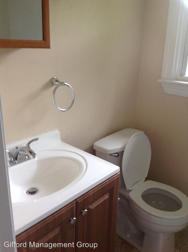 1926 N Lakeland Dr - Photo 2 of 7