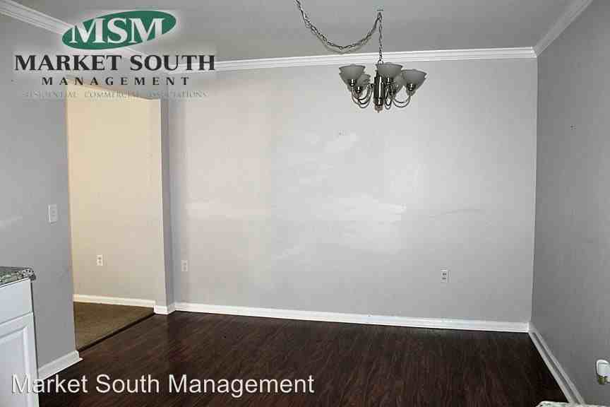 2227 Greenwood St - Photo 3 of 17