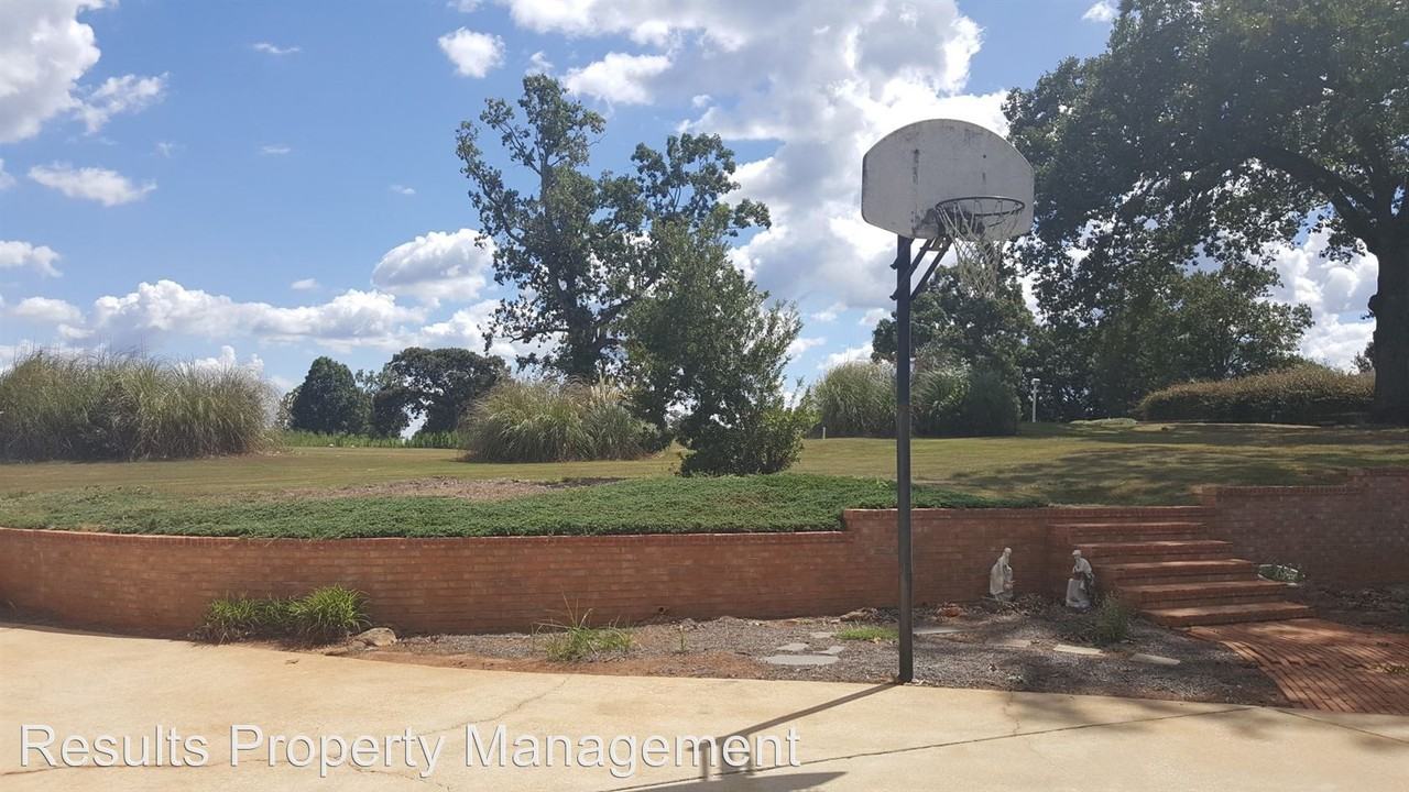 103 Prestwick Dr - Photo 2 of 13