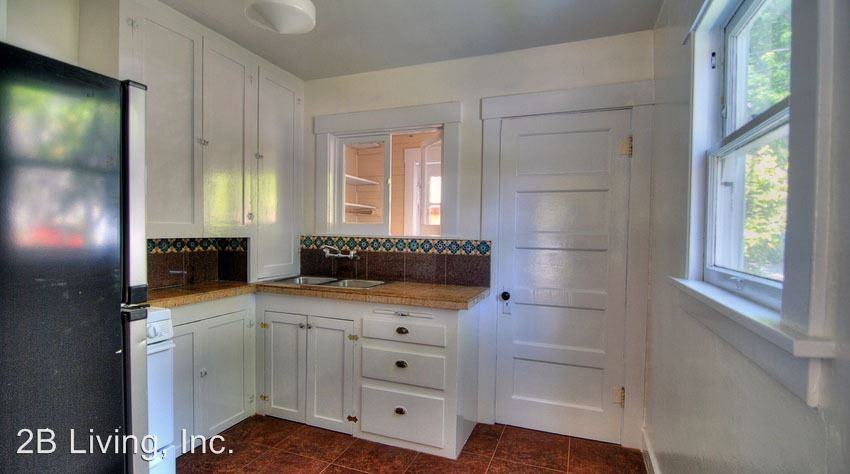 535 Hawthorne Ave - Photo 2 of 8