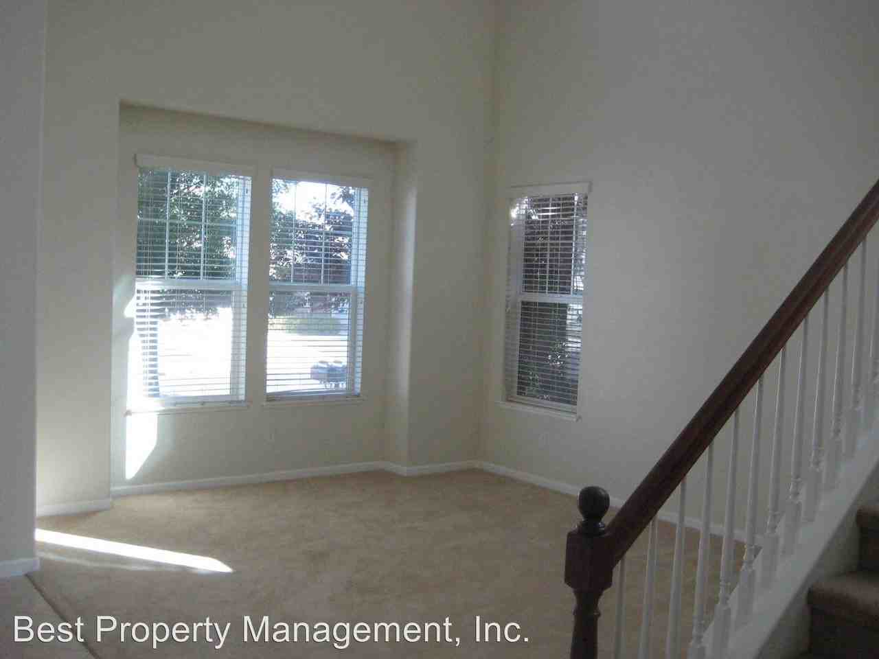 1638 Marina Way - Photo 3 of 15