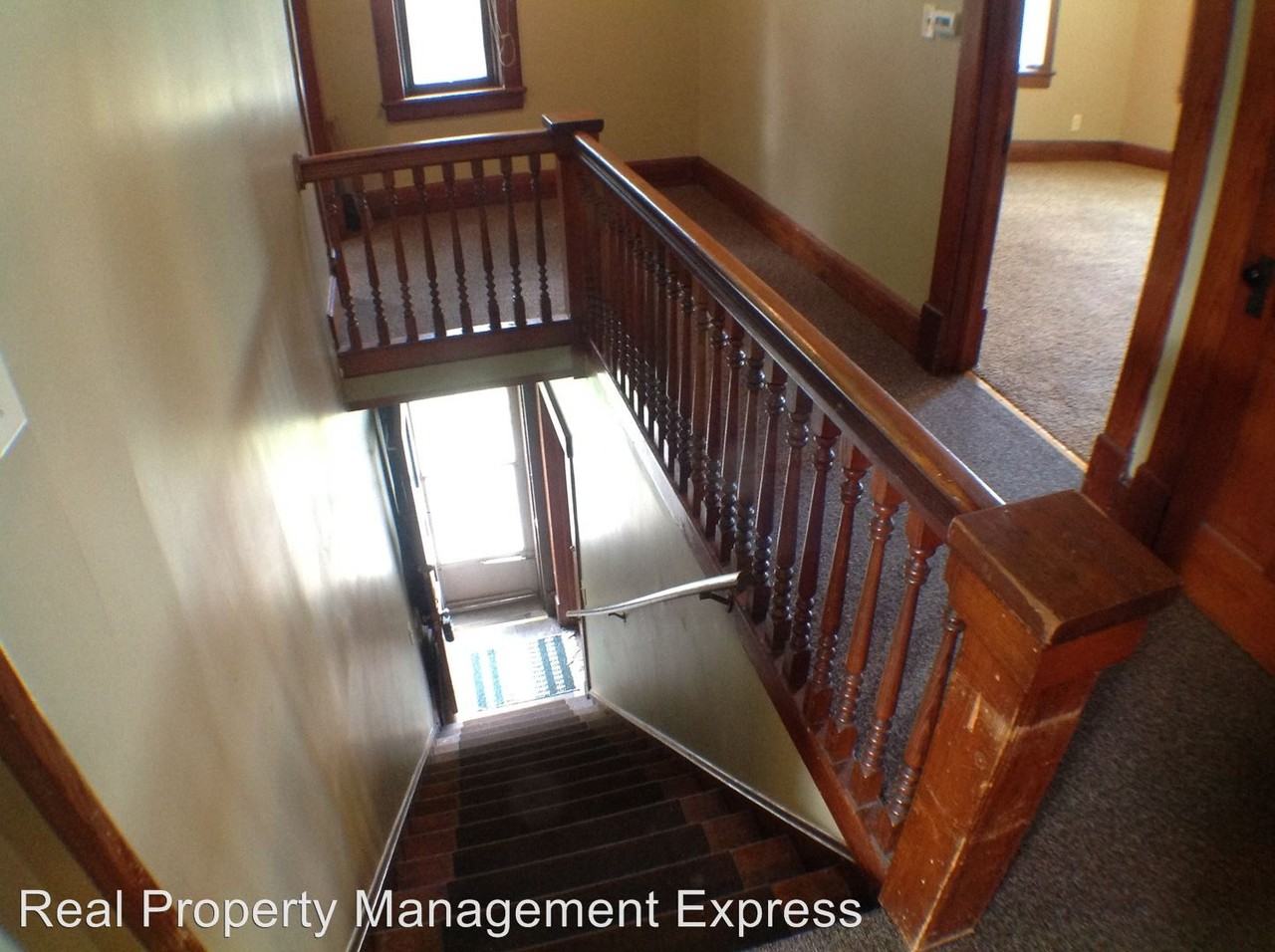 100 S Grange Ave - Photo 2 of 9