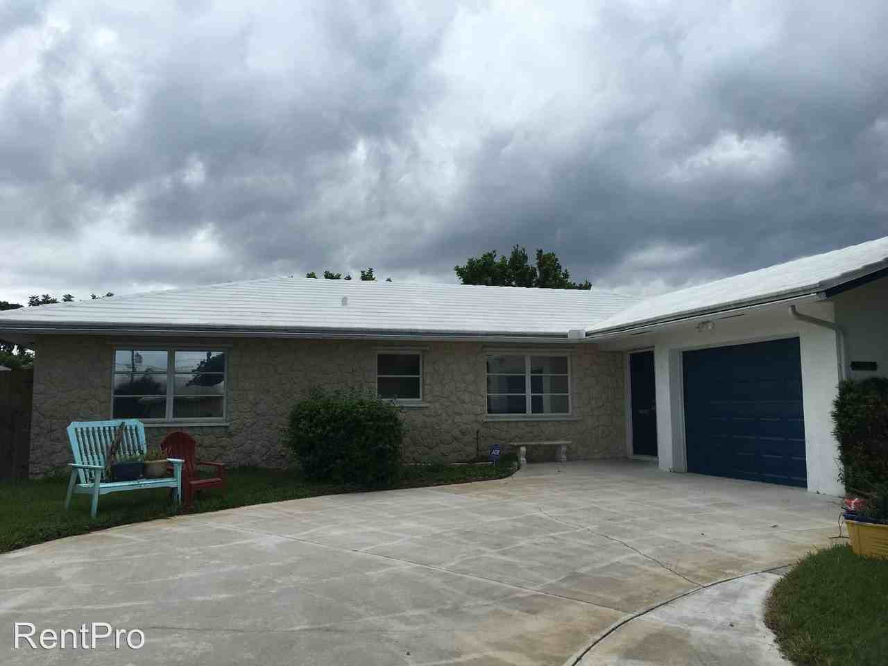 2535 SW 14th St - Photo 2 of 29