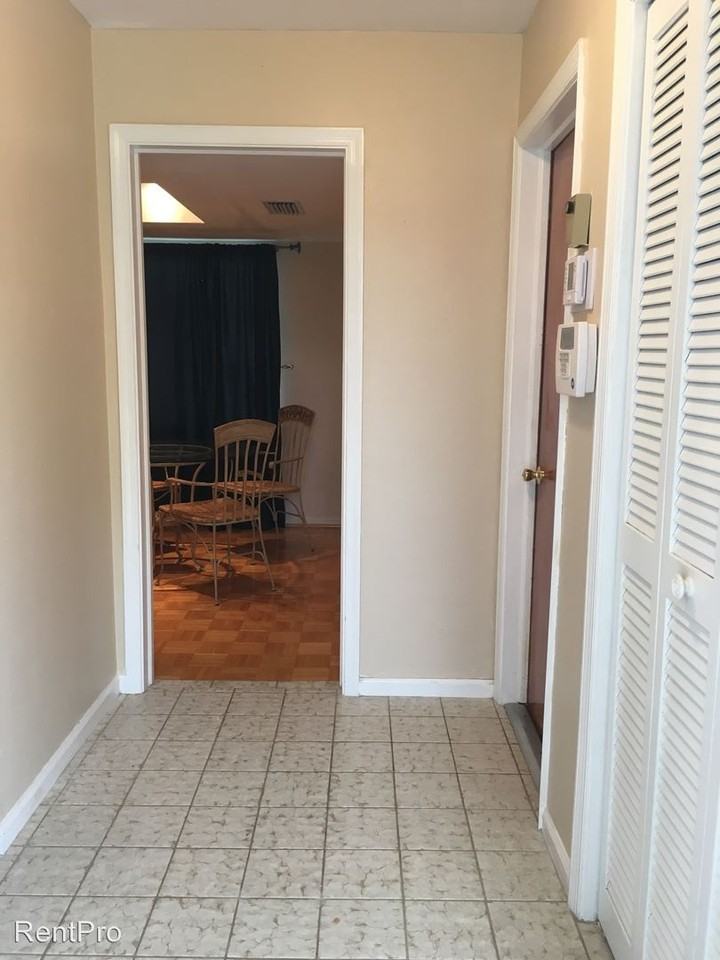 2535 SW 14th St - Photo 3 of 29