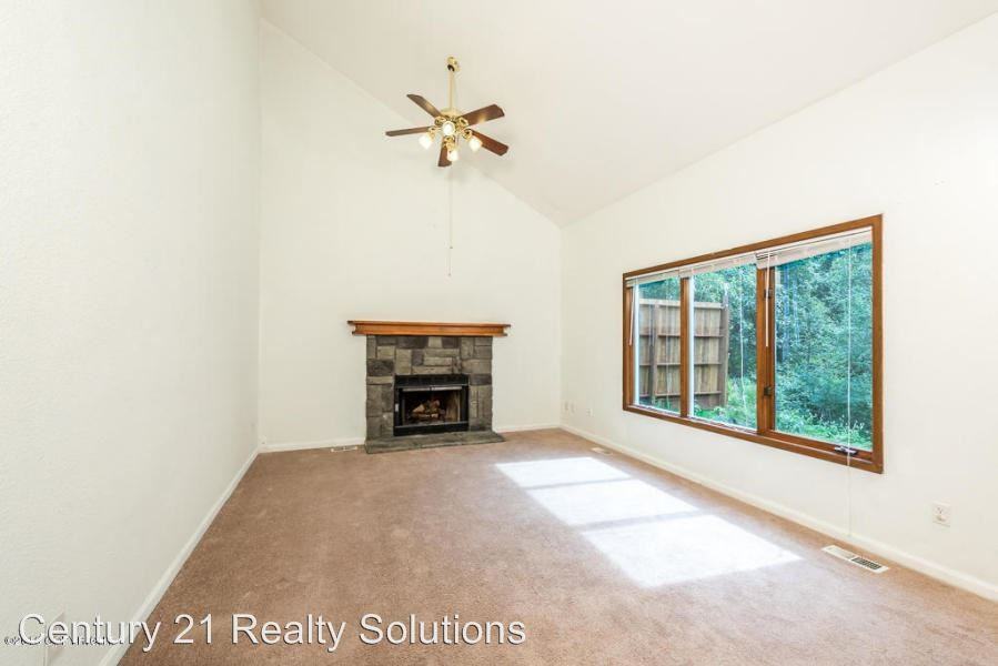 17720 Beaujolais Dr - Photo 2 of 8