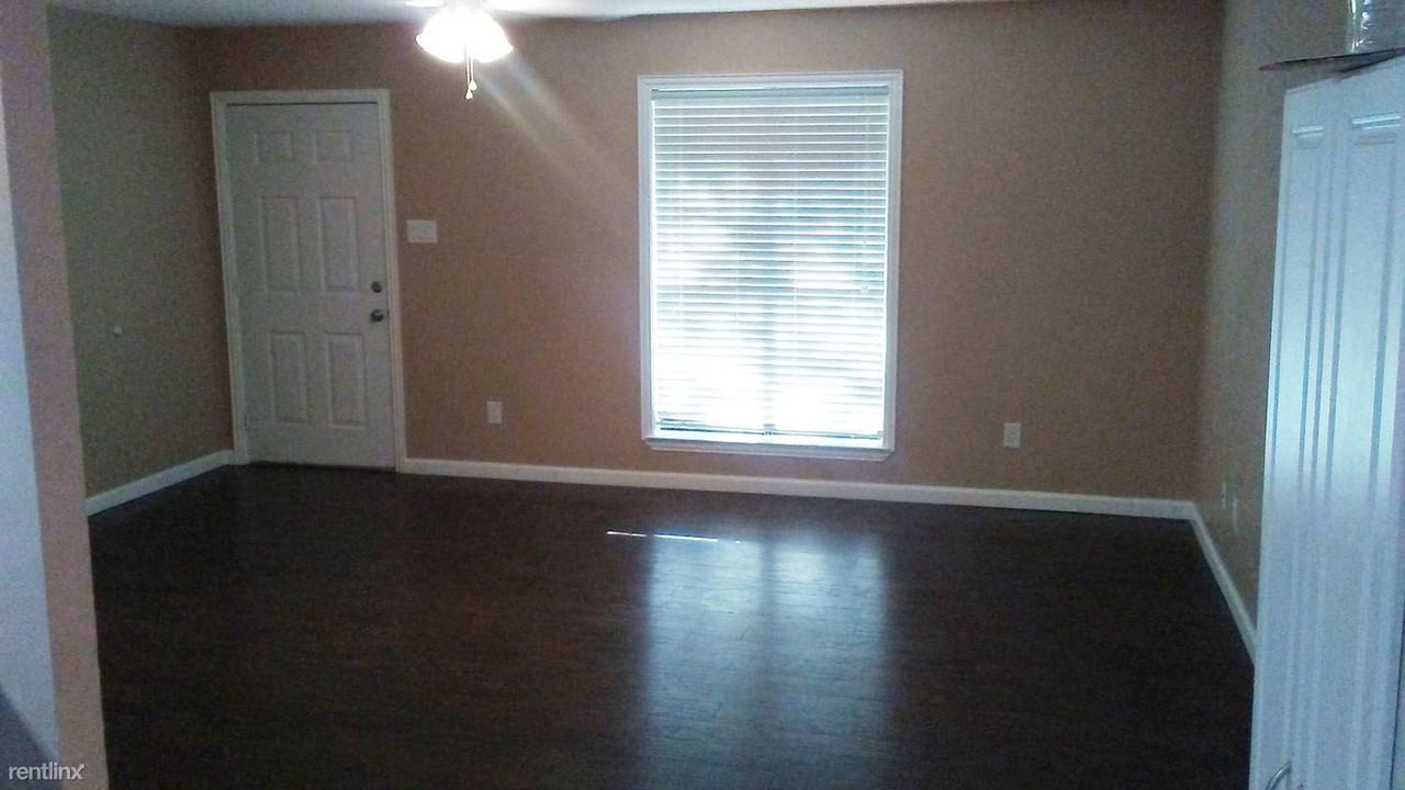 928 Debbie Ct - Photo 3 of 3