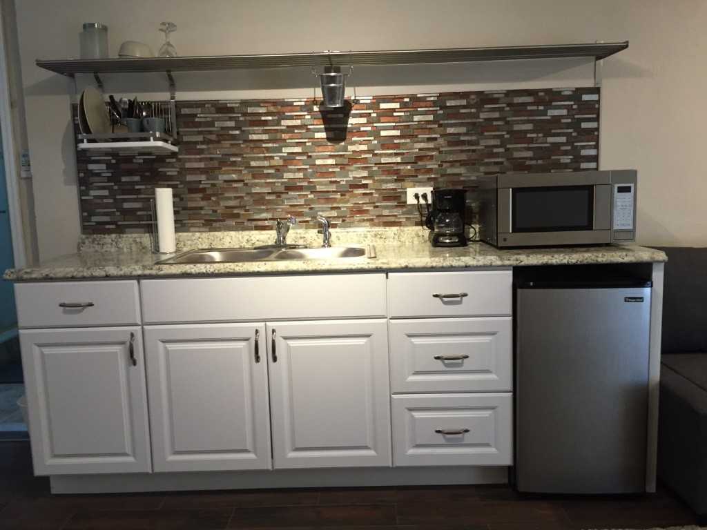 411 South 56th Terrace - Photo 3 of 6