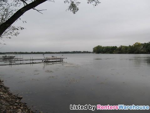 529 N Shore Dr - Photo 2 of 11