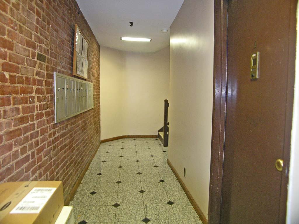 Columbus Ave & W 73rd St ##B