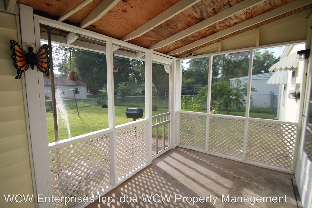2300 SW Eveningside Dr - Photo 2 of 23