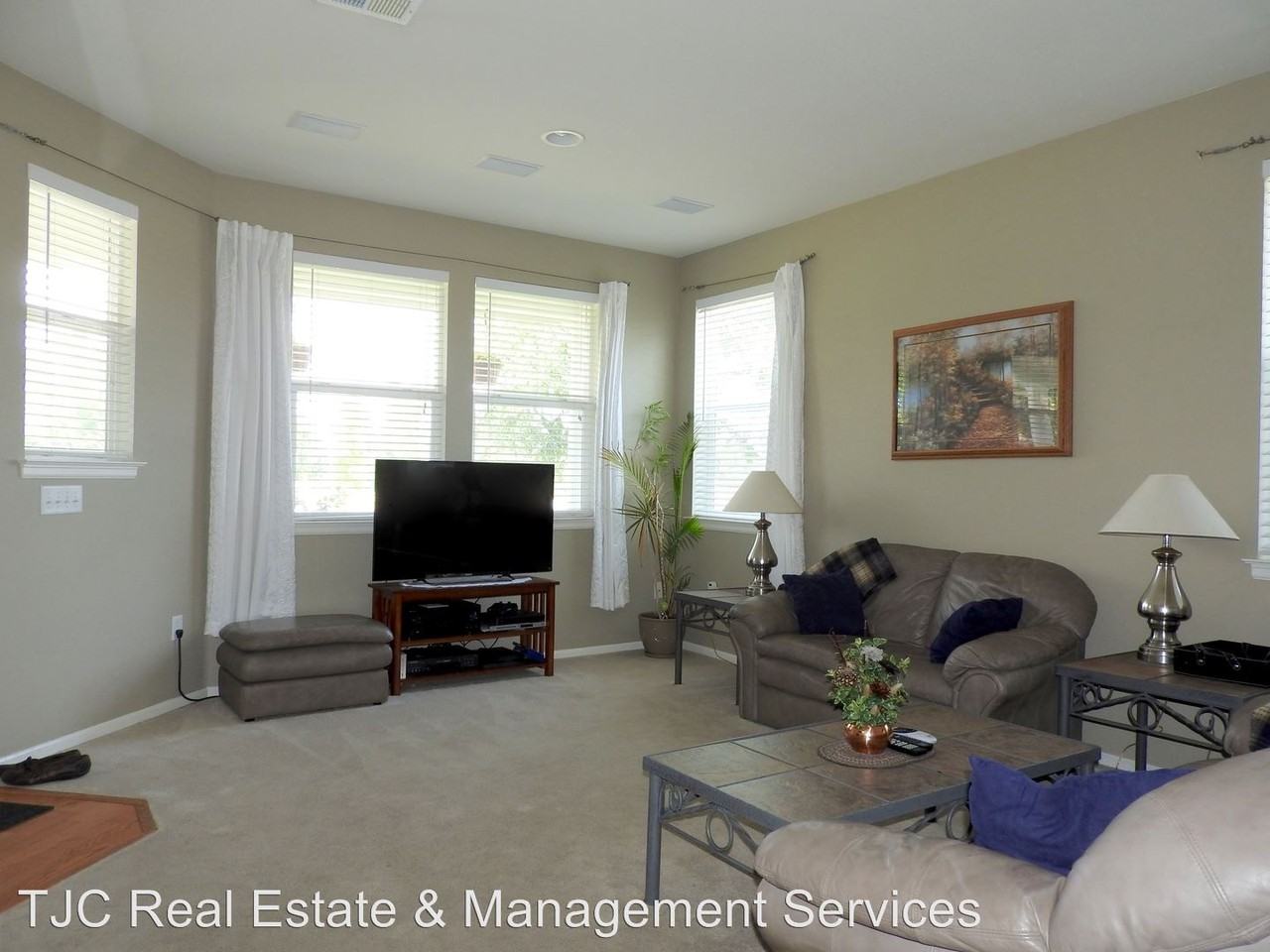 2547 Central Park Blvd - Photo 2 of 21