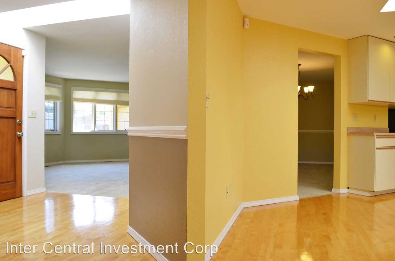 9419 Points Dr NE - Photo 2 of 18