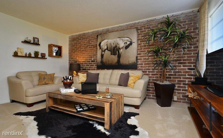 S. Rice Ave. and Glenmont Dr. ID 5942 - Photo 2 of 10