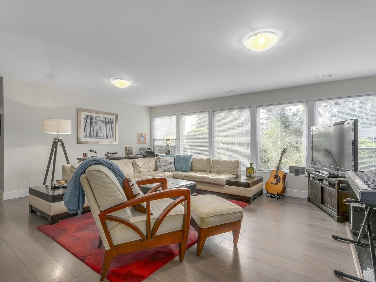 480 Greenway Ave - Photo 2 of 15