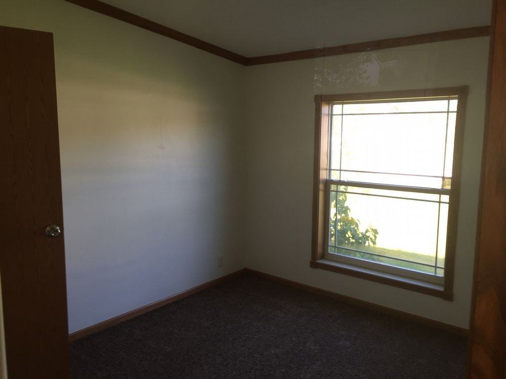 883 Lilac Rd - Photo 2 of 12