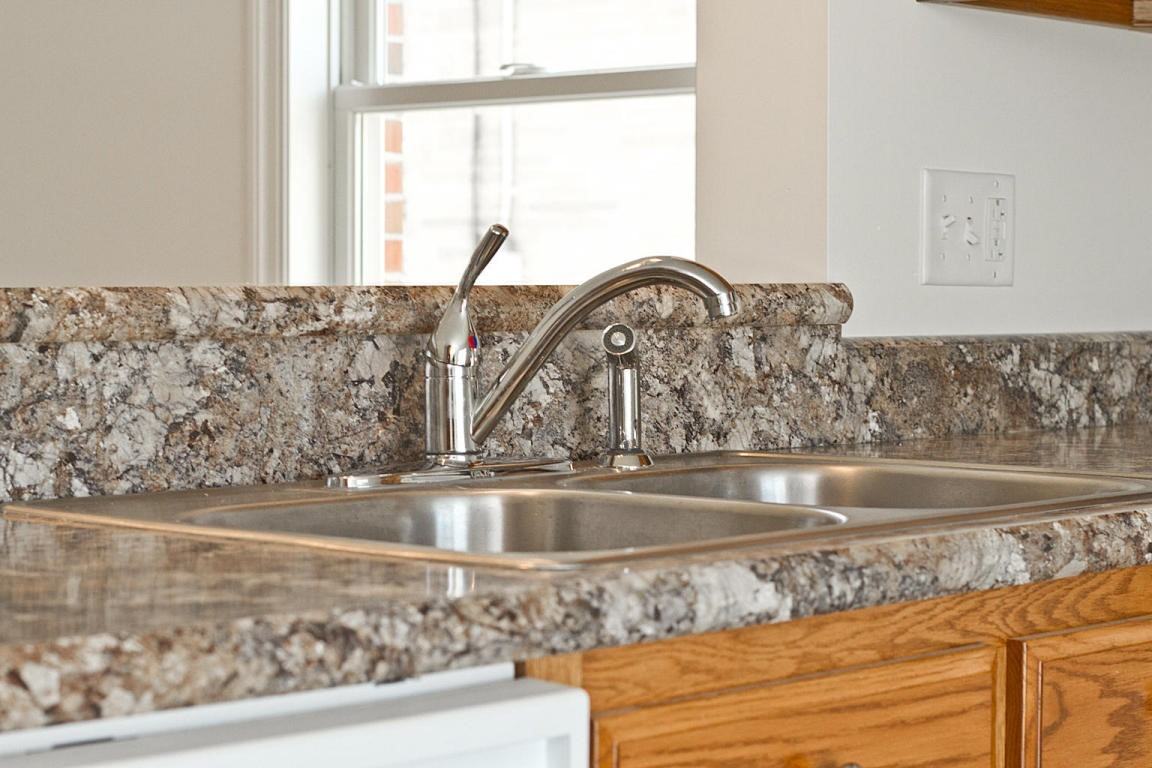 637 E Fulton St - Photo 3 of 44