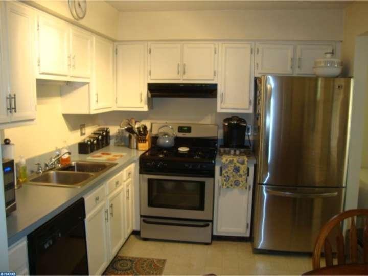 137 Village Dr - Photo 3 of 10