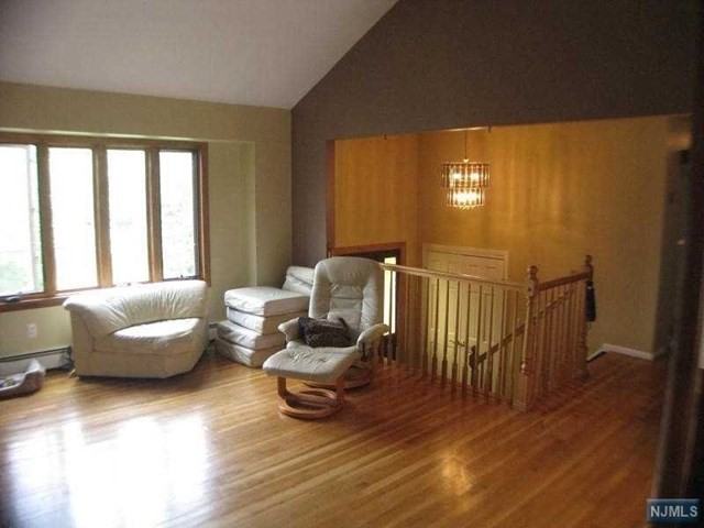 30 Rogers Dr - Photo 2 of 20