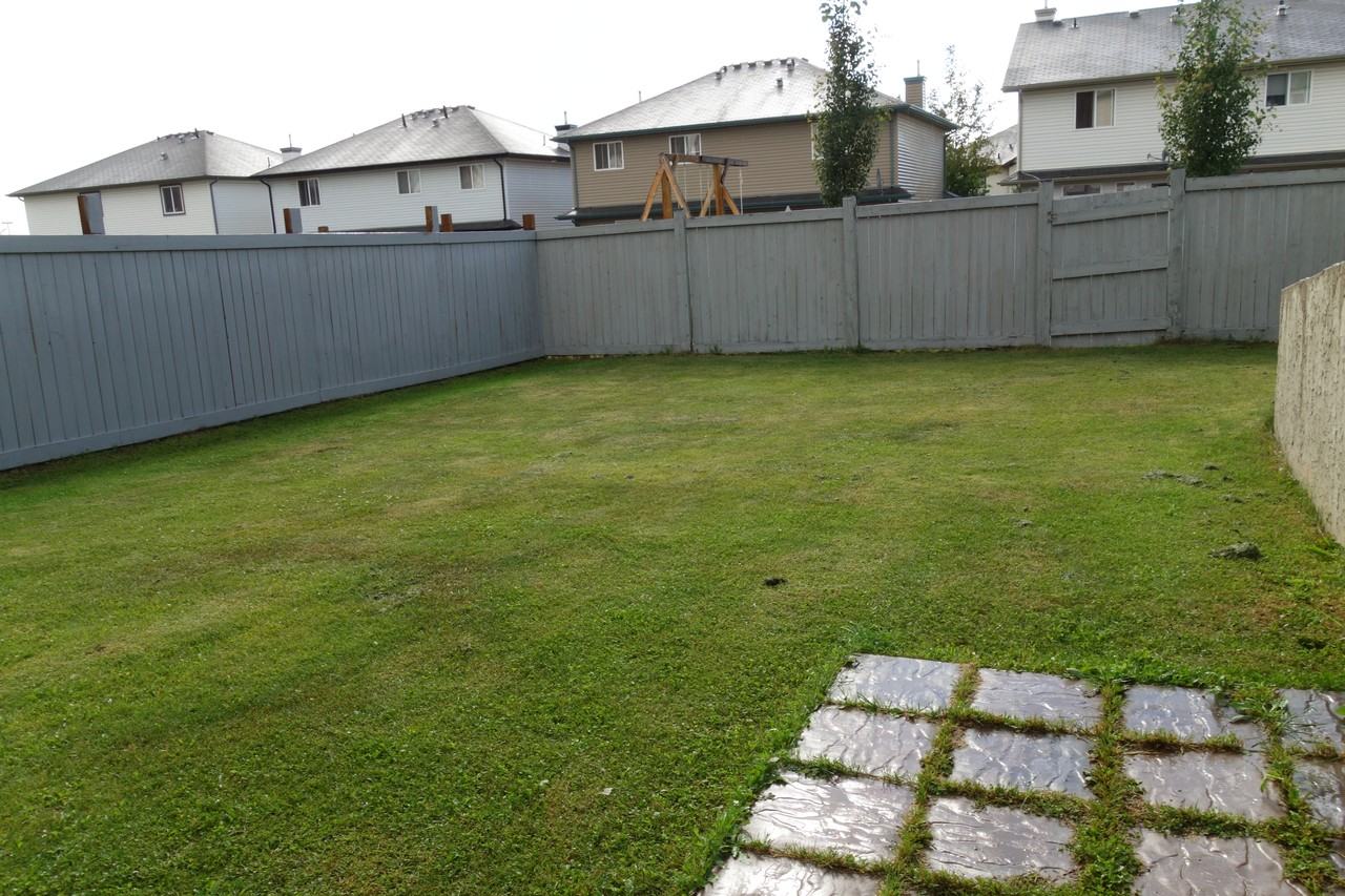 632 61 Street Southwest - Photo 2 of 19