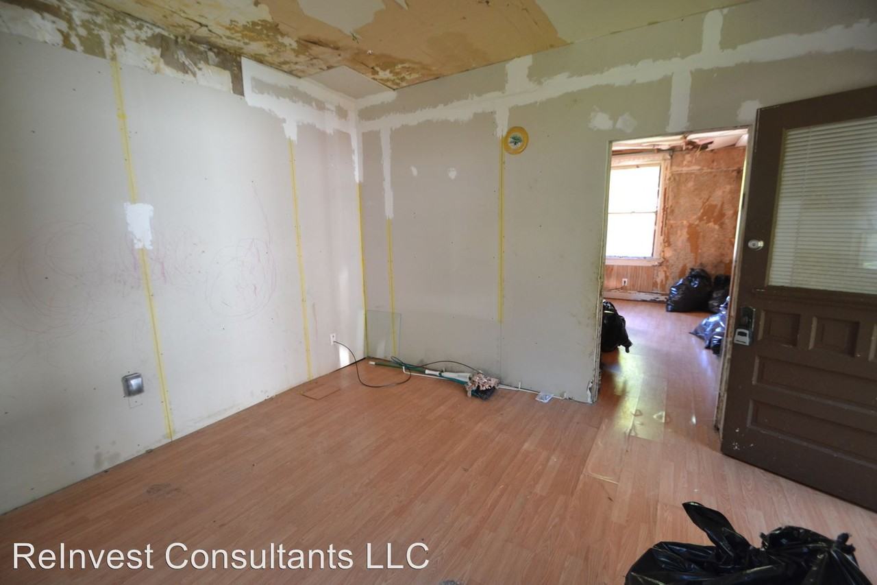 331 Williams St - Photo 3 of 14