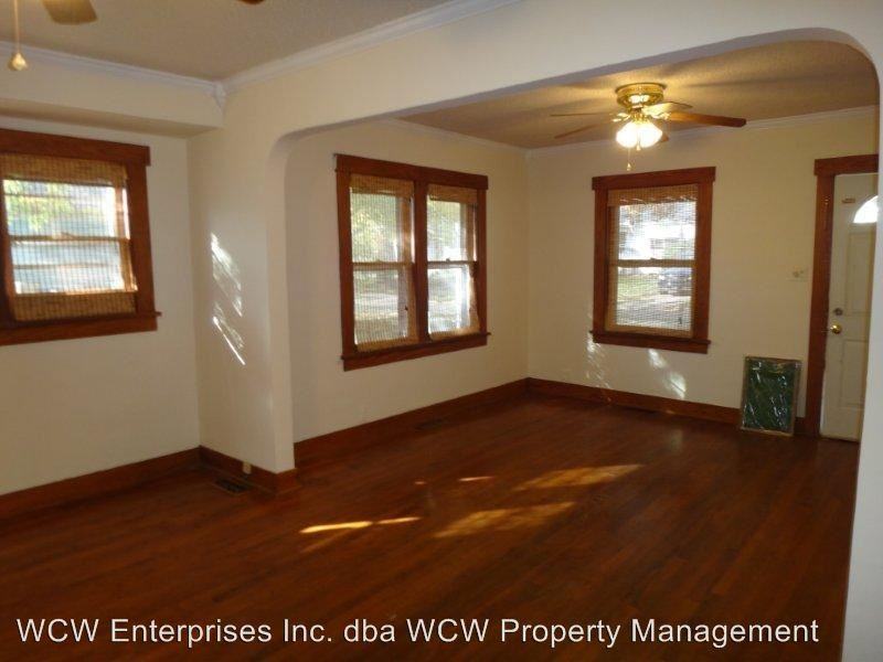 722 SW Medford Ave - Photo 3 of 12