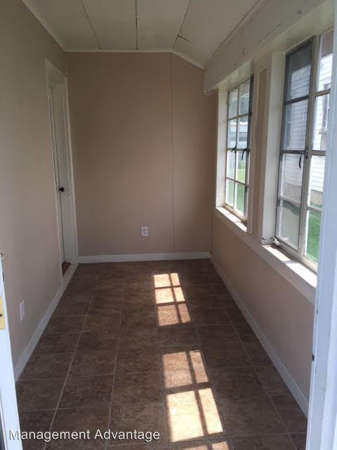 1633 N 15th St - Photo 2 of 7