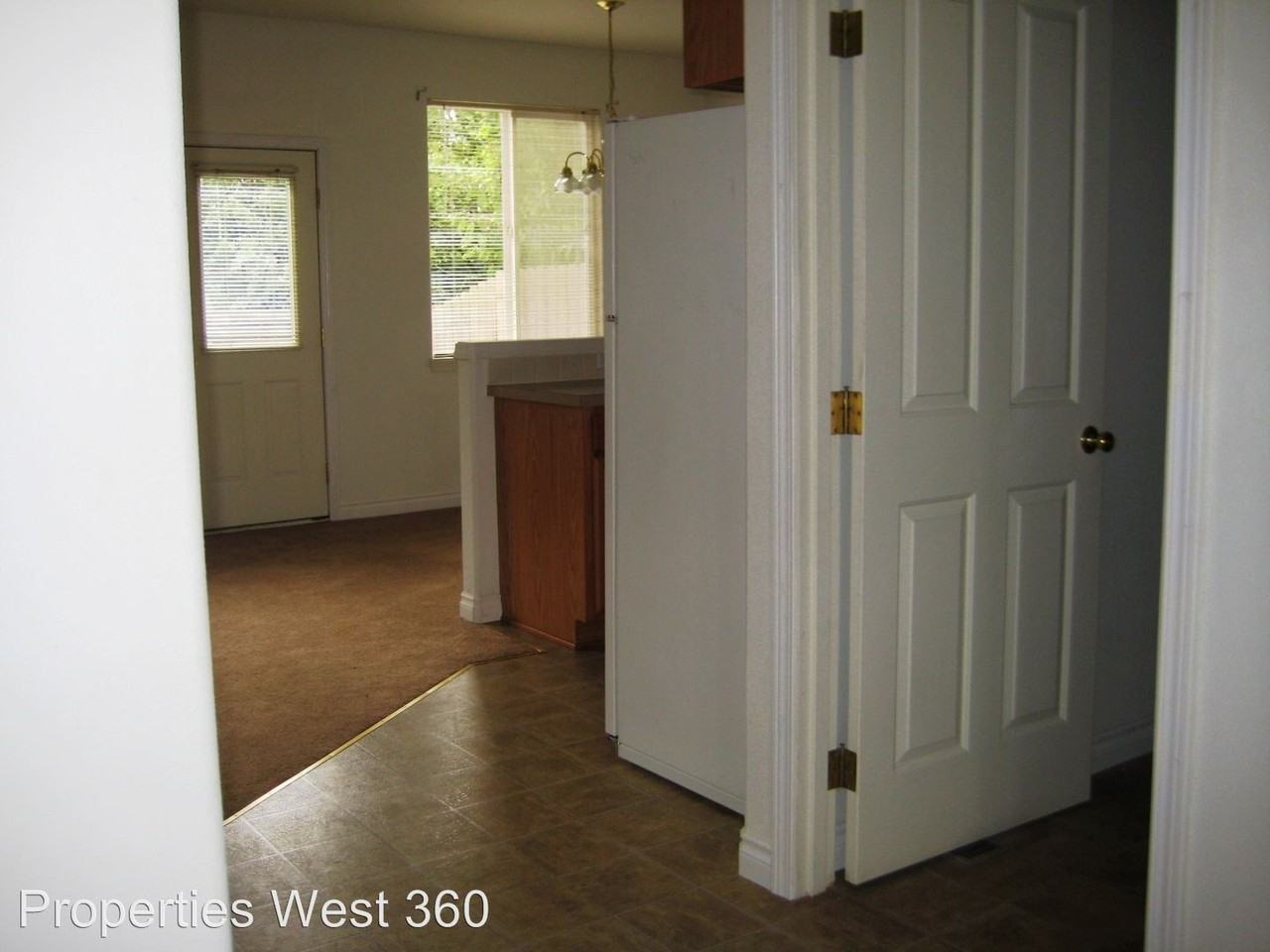15618 NE 15th Ct - Photo 3 of 12