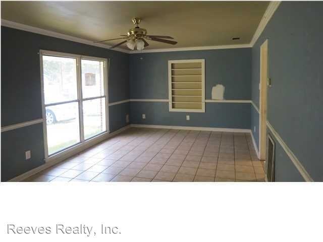 1354 Driftwood Dr N - Photo 2 of 8