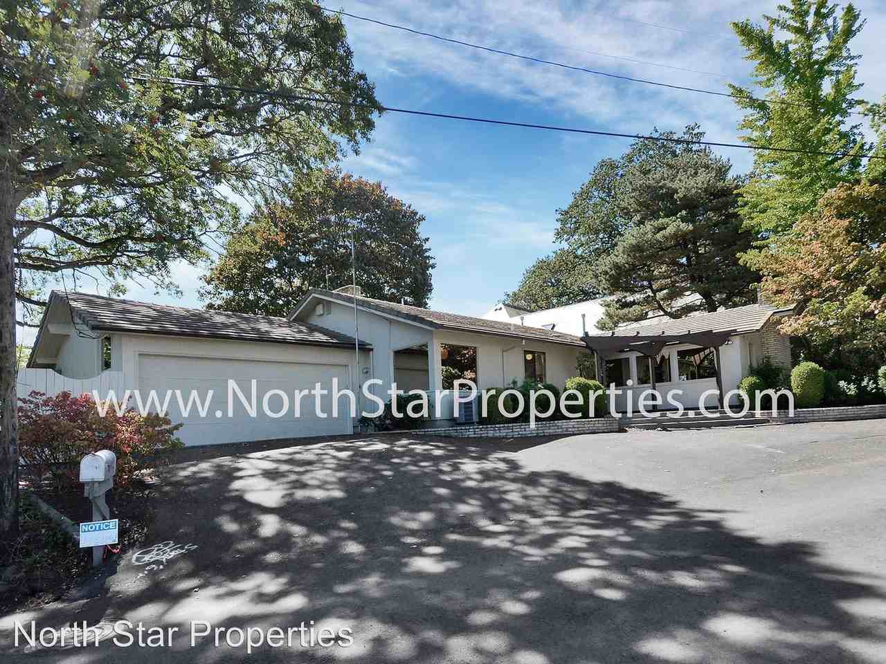 1774 Ridgecrest Dr - Photo 2 of 34