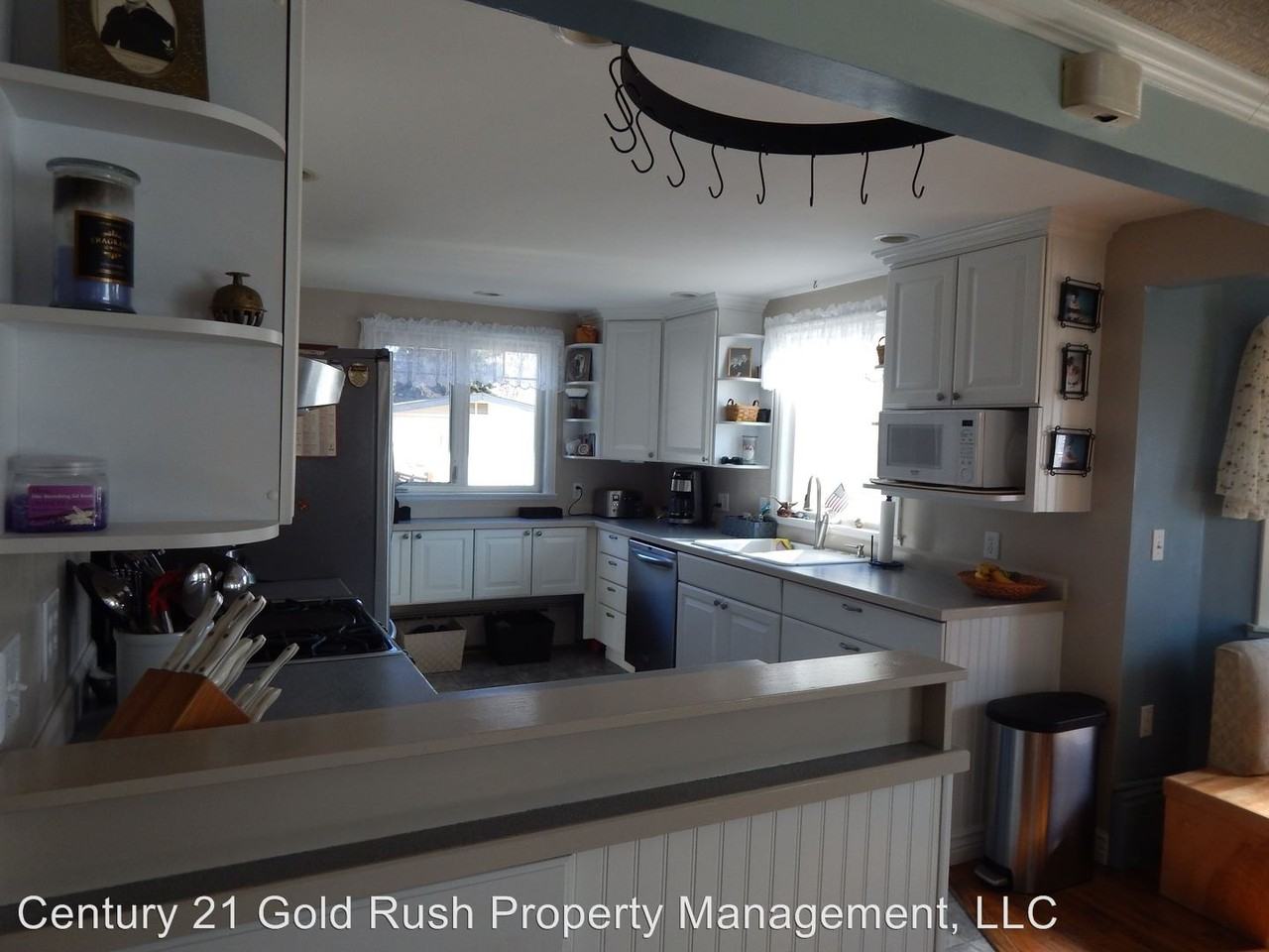 1224 10th Ave - Photo 3 of 14