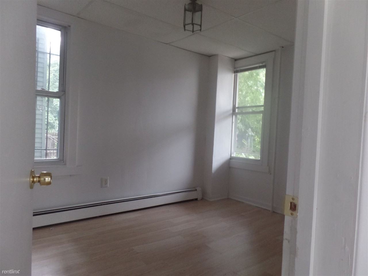 15 Brown Ave - Photo 2 of 7