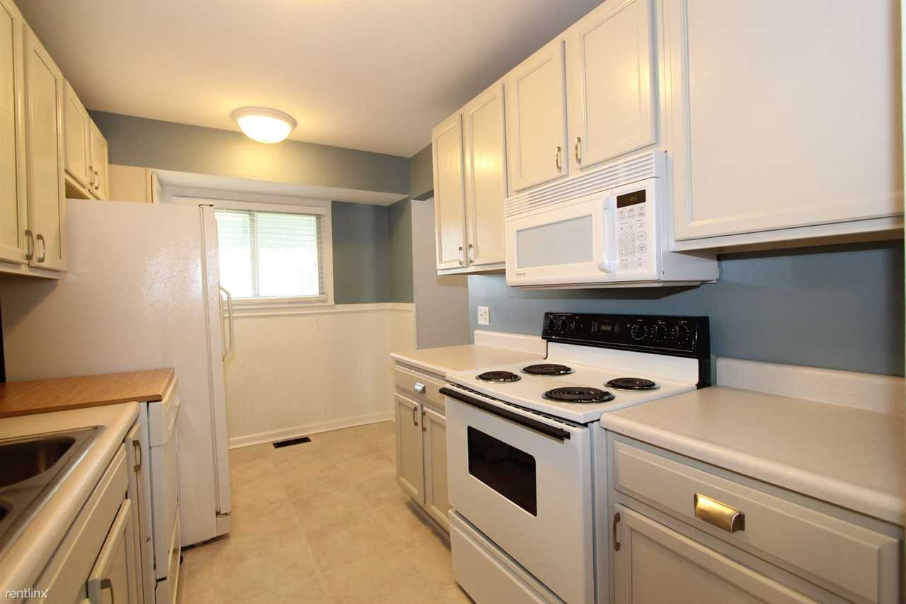 4475 Chesterfield Blvd NW - Photo 3 of 10