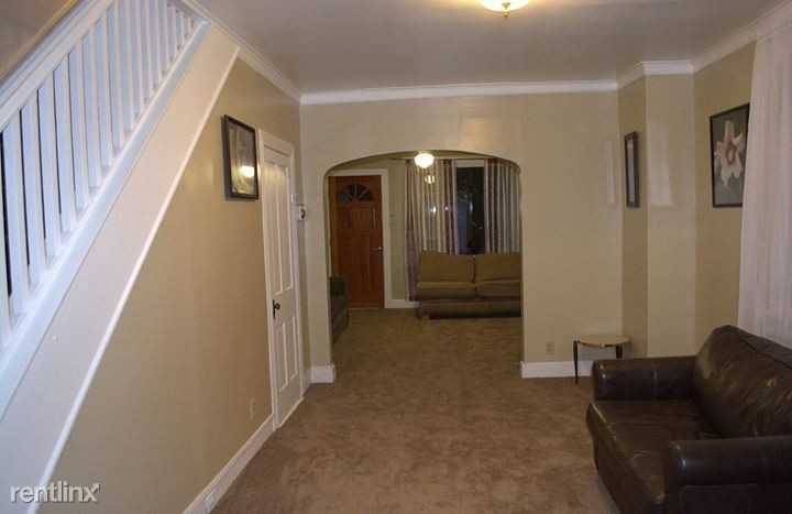 44 E Pine St - Photo 3 of 11