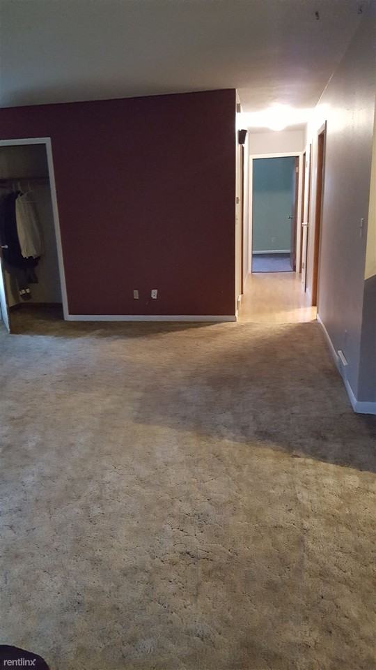 402 E Washington St - Photo 2 of 3
