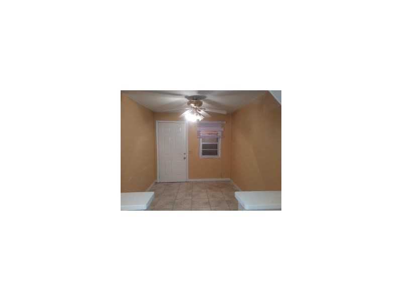 231 SW 7th Ct - Photo 3 of 14