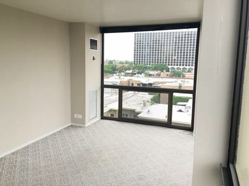 4343 N Clarendon Ave - Photo 3 of 10