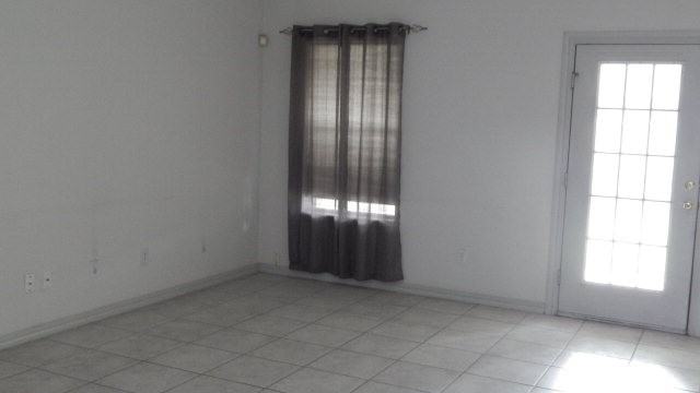 3508 N 34th St - Photo 3 of 17