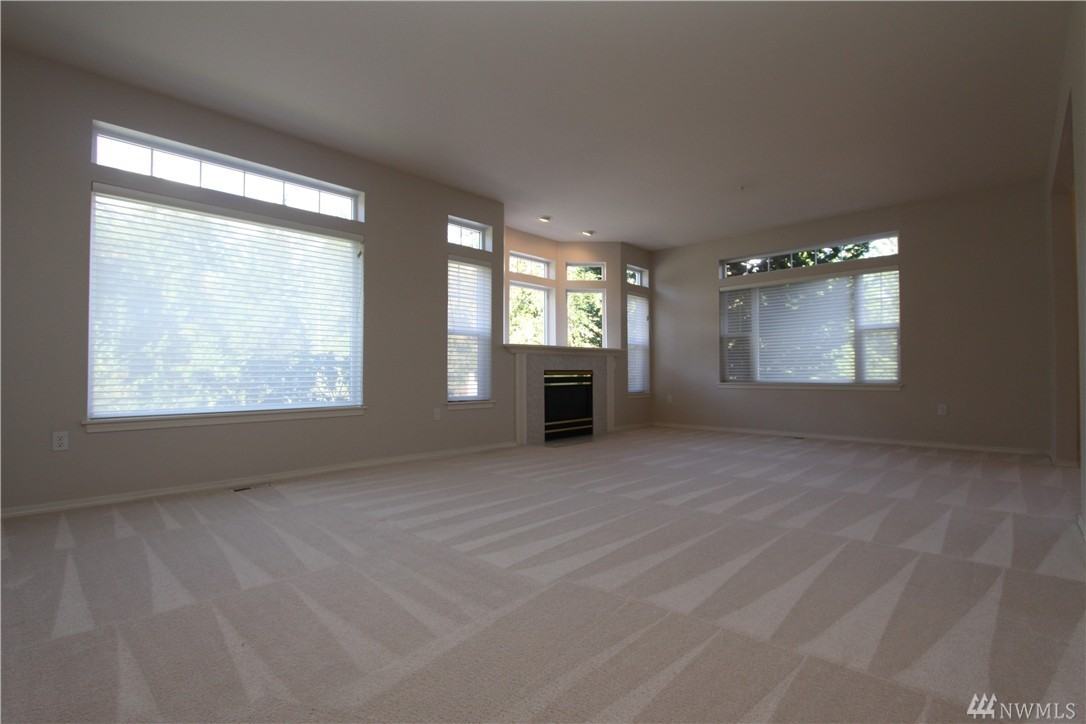 22621 SE 44th Ln - Photo 2 of 7