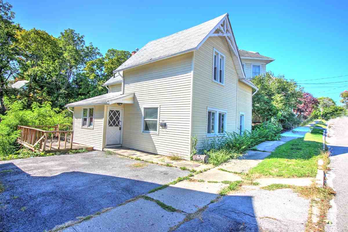 361 Castle St - Photo 2 of 18