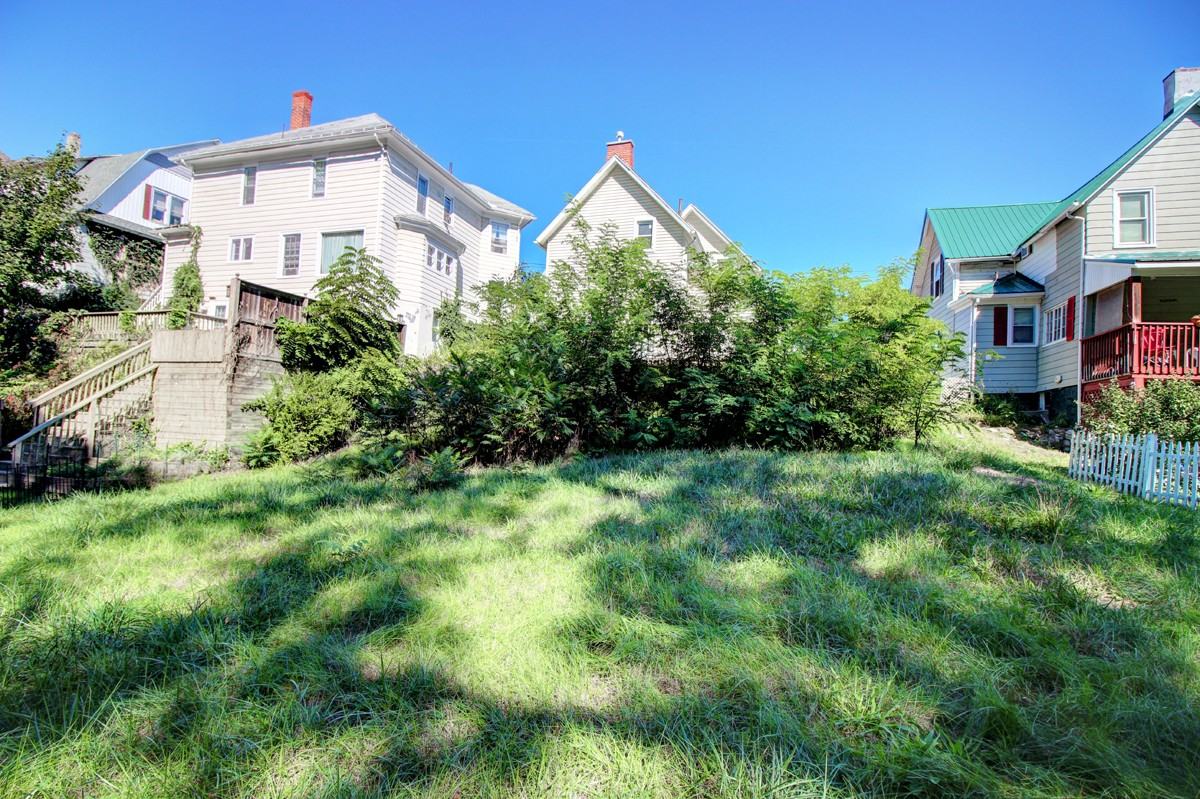 361 Castle St - Photo 3 of 18